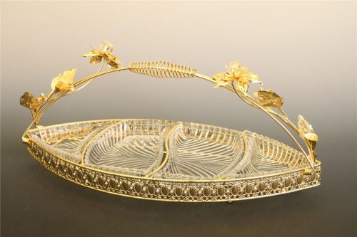 Enerna IoTech handed fruit candy box